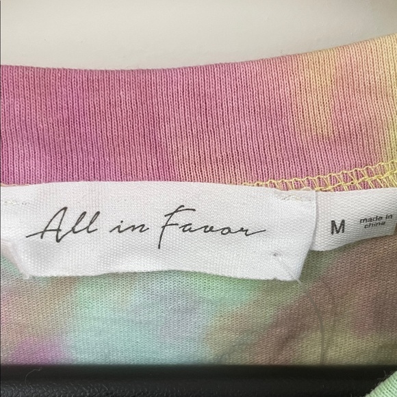 NWT All in Favor Pastel Tie-Dye Crewneck Long Sleeve Cropped Top M - Picture 2 of 10
